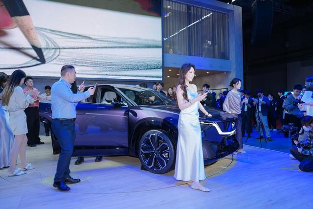 EZ-60：全维度安全防护，守护每一次出行