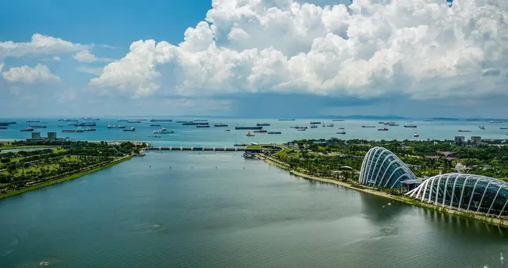 印尼货轮绕开马六甲，直奔海南自贸港，新加坡躺赚的好日子到头了