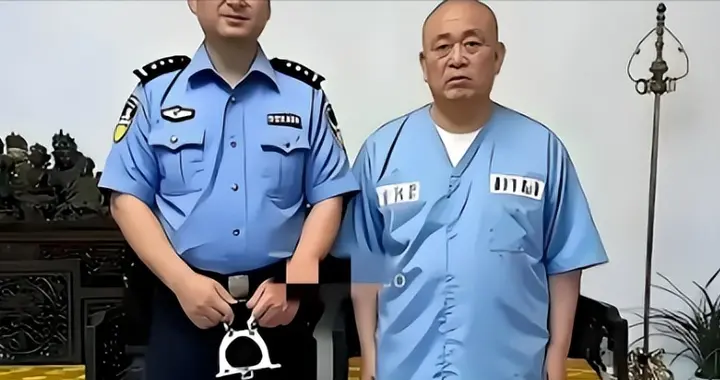 释永信被抓照片曝光，神色变化大，名利终是空，母亲不信儿子犯错