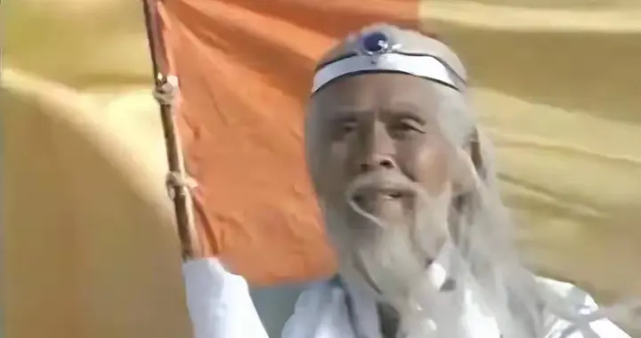 白天是演员，晚上是间谍！隐姓埋名75年，“姜子牙”的人生很精彩