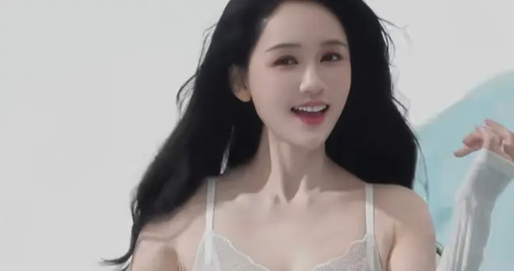 陈乔恩居家性感美照，温婉可人！