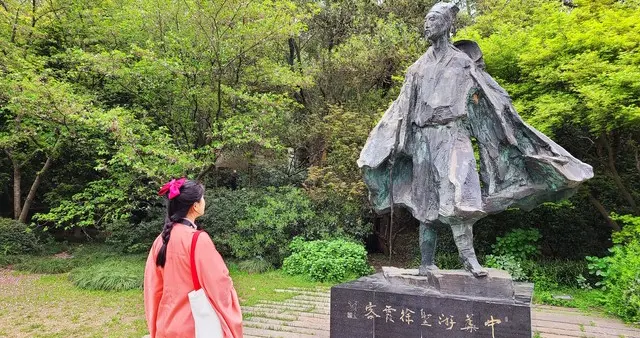 徐霞客：一个“不务正业”的富二代，如何用双脚丈量出山河之魂？