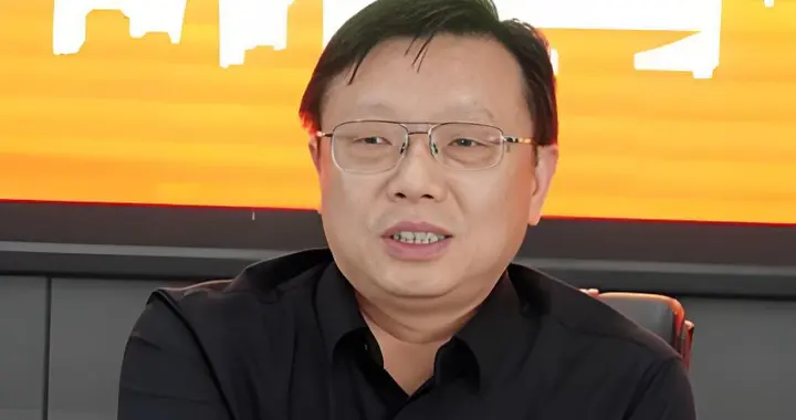 退休了也不安稳，四川南充市高坪区的朱院长是名医，获过劳动奖章