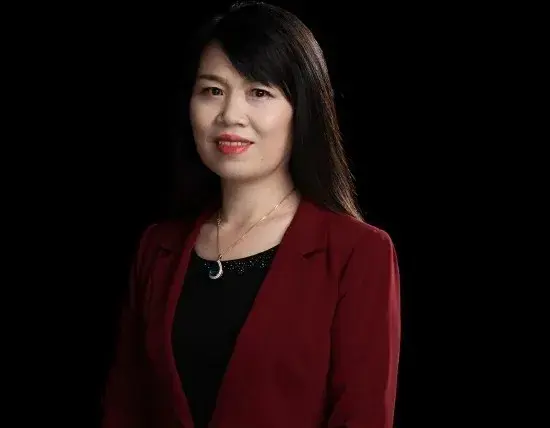 身价440亿！大学女副校长成为陕西首富，29岁女儿任高管