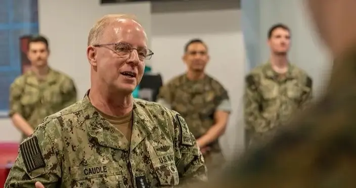 中美是打是和？美军上将摊牌，解放军接到通知，四川舰被秘密追踪