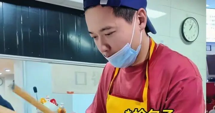 高云翔包子店体验打工人的一天，被夸干活麻利，提起女儿一脸幸福