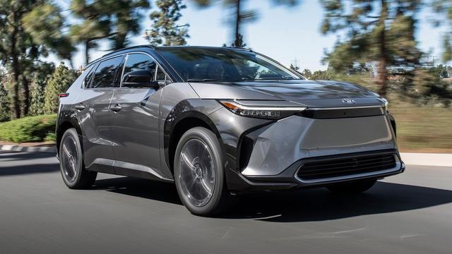 丰田大幅下调 2025 年款 bZ4X EV 价格，并增加配置