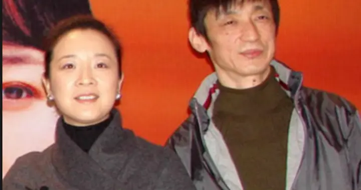 他是著名导演，捧红张嘉益，成全陈小艺，如今坐轮椅生活无法自理