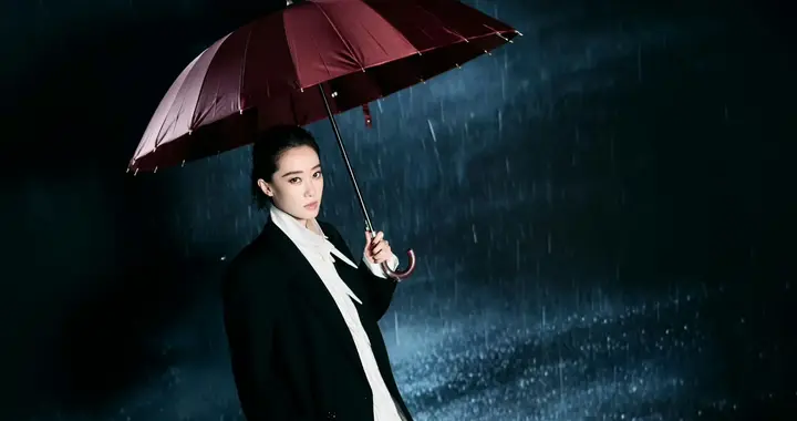 那一夜，迪丽热巴张小斐VOGUE盛典惊喜合体，雨中盛典同样精彩