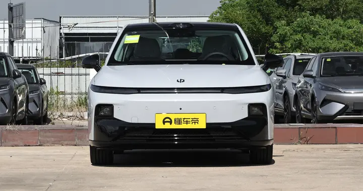 零跑B01激光雷达版体验：10万级家用纯电，越开越香