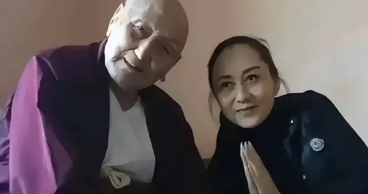 李连杰和利智近况曝光，原来这对恩爱的夫妻，也老成普通人的模样