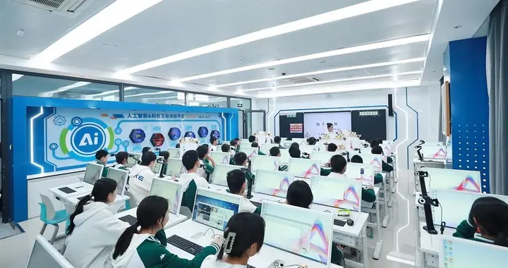 落地北京——兆芯携手联想开天打造首个全国产化人工智能教室