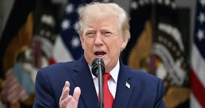 特朗普称泽连斯基是结束战争的更大障碍：我发现他比普京更难对付