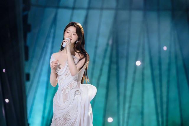 全球刷屏！4天超越周杰伦！凭什么单依纯《珠玉》能引发全球热议