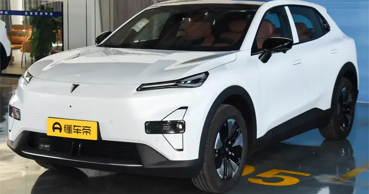 深蓝S05 620纯电版推限时购车政策 起售价11.99万元