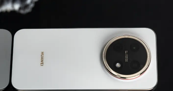 华为打造良心千元机，8500mAh+星闪+RYYB镜头，突降到1699元