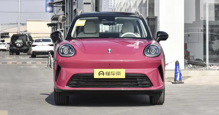 欧拉5把好看和好开揉在一起，把智能科技和绿色出行串成一条线