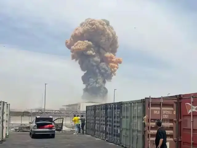 伊朗南部沙希德拉贾伊港口爆炸事件，已致5人死亡，超700人受伤