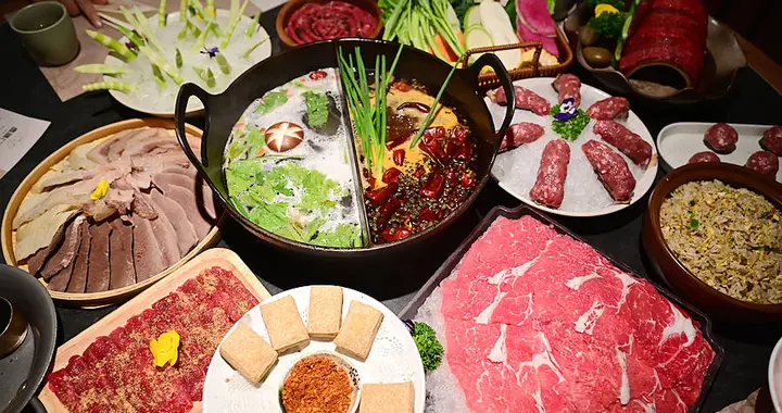 厦门也能吃到四川非遗草本跷脚牛肉火锅，秋冬进补正当时！