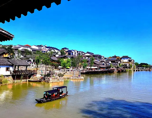 窑湖小镇丨黛瓦飞檐间，揉碎一湖春光