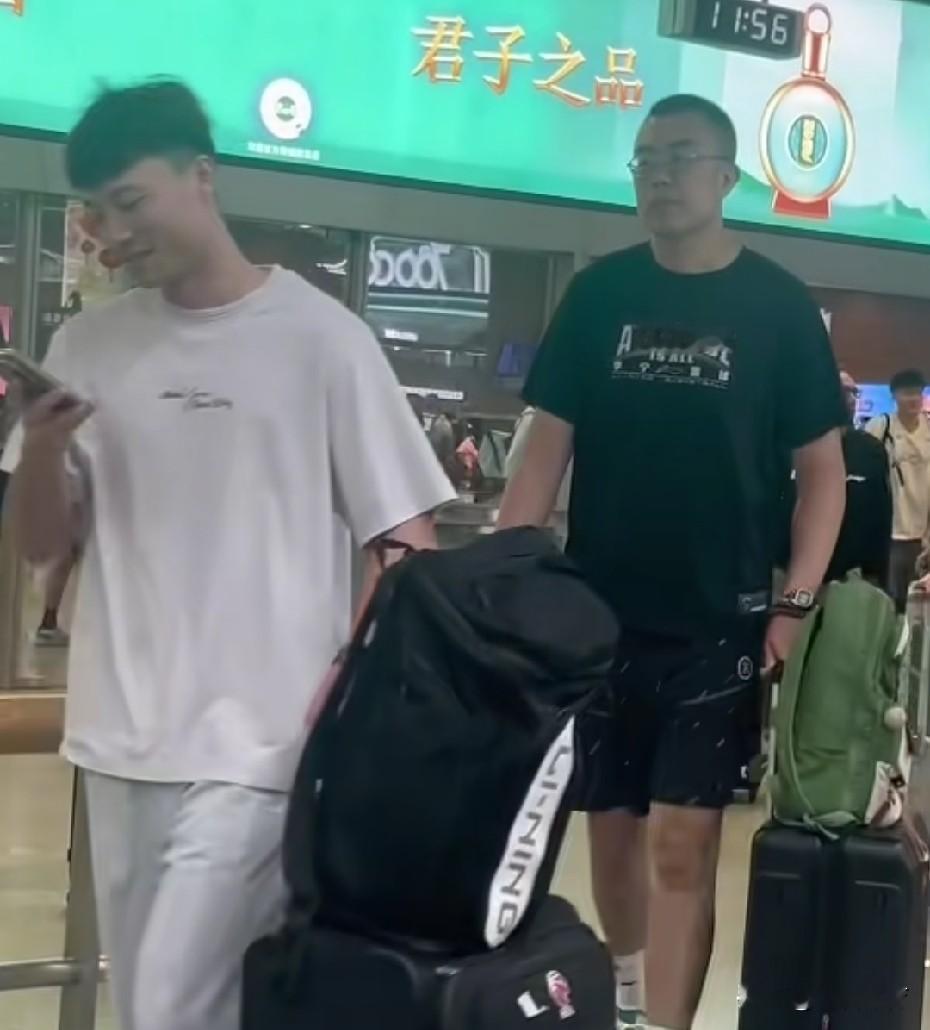 CBA夏季联赛结束！辽宁男篮各球员现状。 1、赵继伟 刚刚结束世预赛离...