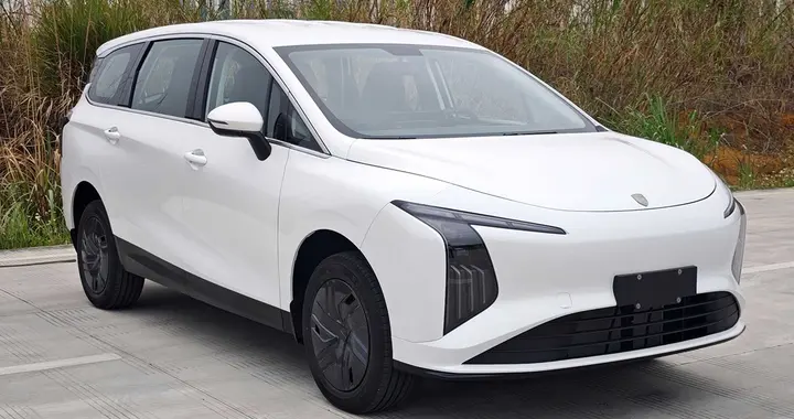 东风风行新款中型SUV申报，车长4900mm，2+2+2座椅，下半年上市