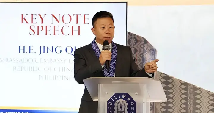 中国大使四个字让菲方破防！小马科斯急着召见，潜台词谁看懂了