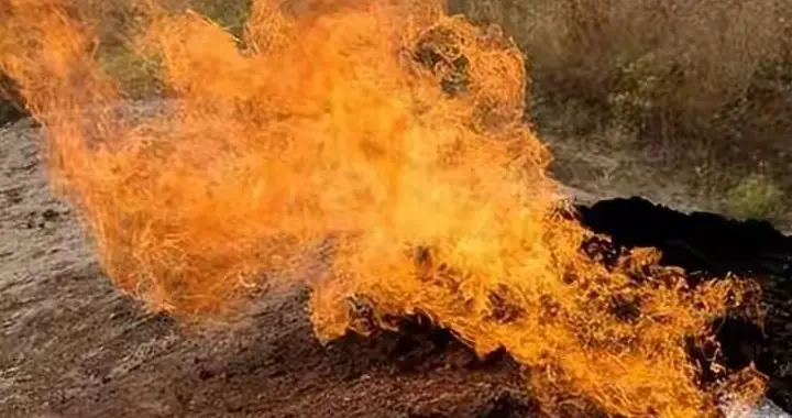 不可思议！烧了100多年的新疆地下毒火，居然被中国人给扑灭了！