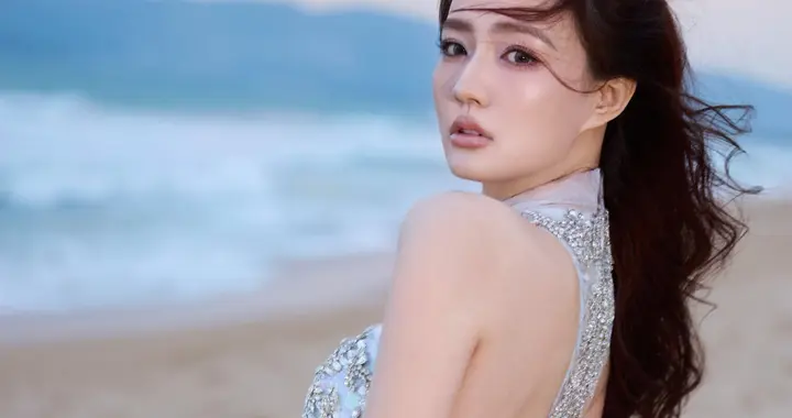 徐璐蕾丝网深V礼裙，人鱼公主降临