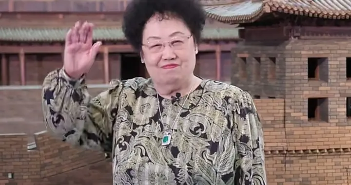 85岁陈丽华去世，迟重瑞2天前还在带货，四条家规一般男人做不到