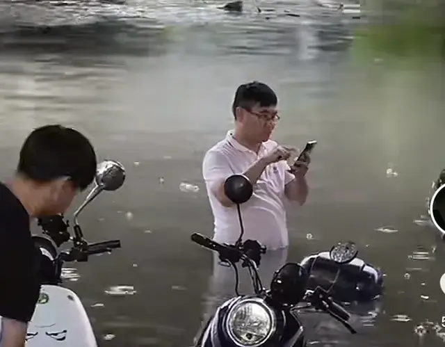 今天成都暴雨太大了，连下四小时，网友：嘴真严，有海也不说一声