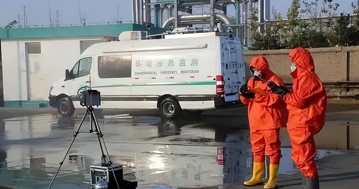 车牌号全由汉字组成？大爷怀疑假牌报警，交警无奈：我也没办法！