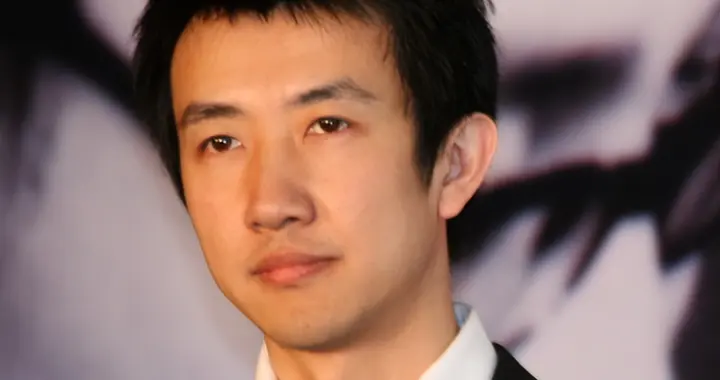 梅婷养他6年，让李小冉2次堕胎，57岁还娶小15岁娇妻的他有何魅力