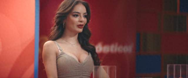 一口气刷完6集，Netflix新剧太魔幻了