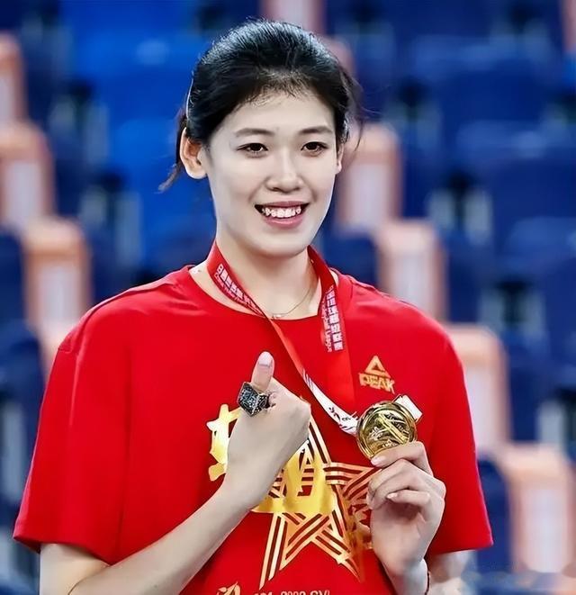 中国女排没有李盈莹会怎么样？天津队离得开她吗？她能出国打球吗