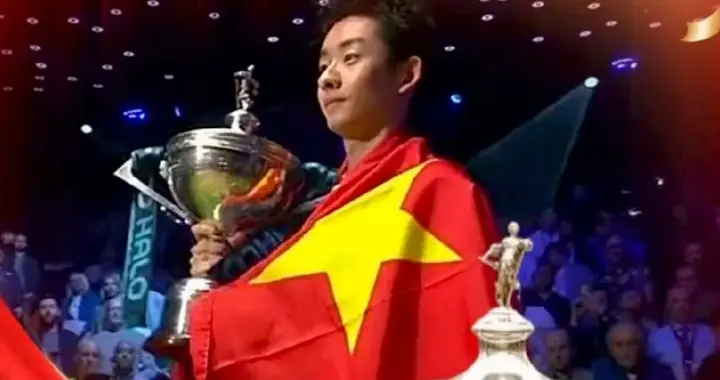 世锦赛：吴宜泽夺冠遮三丑，肖恩墨菲虽败犹荣，所以赛后他也笑了