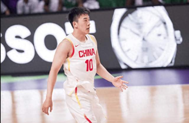 从惊艳到枯坐，国家队首秀的王俊杰，他怎么了？