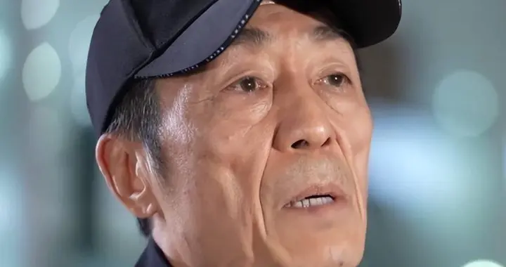 央媒发文，高调官宣张艺谋新身份，全家改籍移民美国真相水落石出