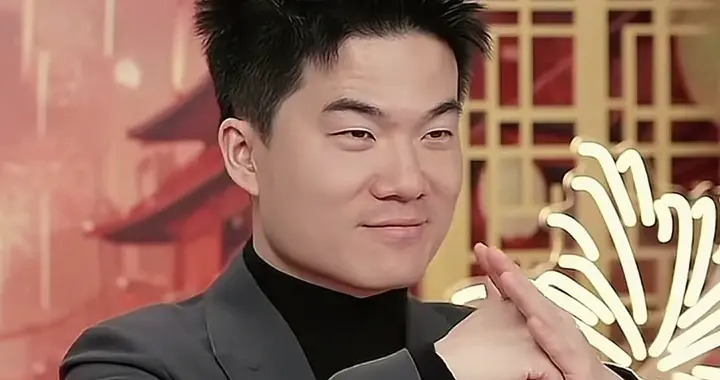 2025圆满收官！董宇辉放假前做了三件大好事，件件都彰显其大格局