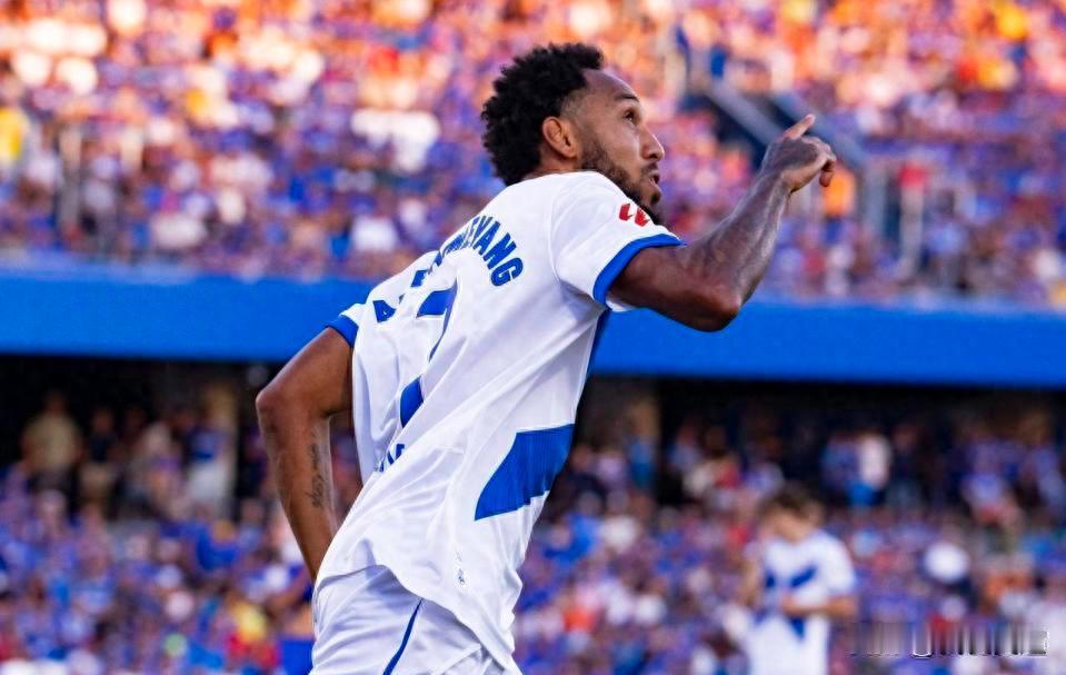 1-1！37岁阿森纳传奇西甲绝平救主 连续5轮破门+造7球 助升班马不败