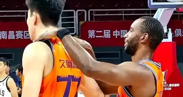 广厦队摸透了上海队的命门，接下来会全队轮番冲击张镇麟