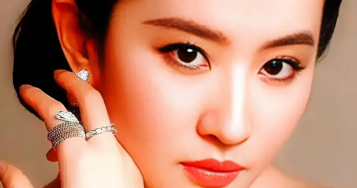 “神仙姐姐”刘亦菲：在电影中，花一般的绽放让人惹