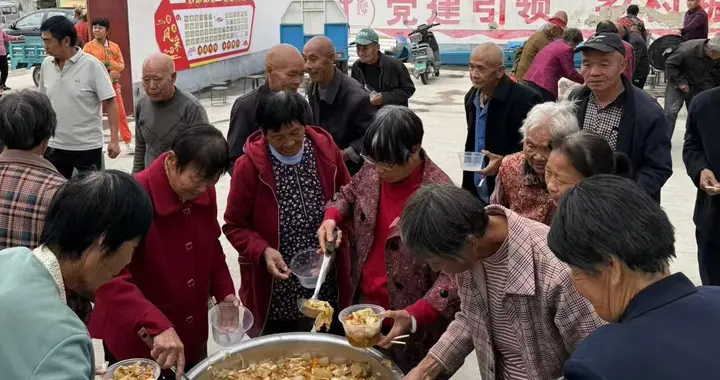 荥阳市城建局：情暖重阳润桑榆 敬老向善促乡风