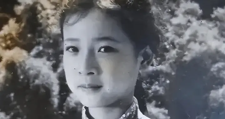 她是国家一级女演员，多次给丈夫戴绿帽，重病丈夫坐轮椅都不离婚
