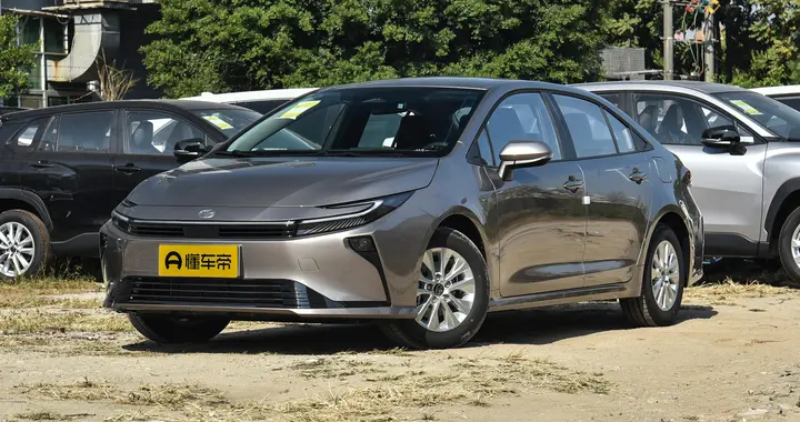 丰田新款降价，轴距加长，油耗4L多，配L2级辅助，适合家用