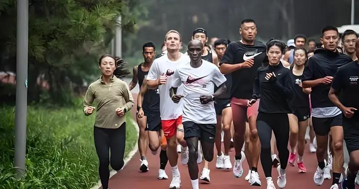 连跌！换帅！耐克在中国，错过了什么？