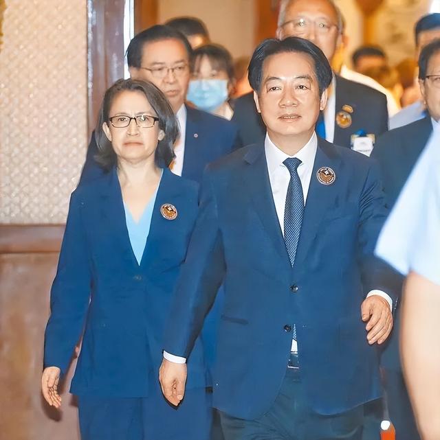 特朗普承认中美关税共识有利两岸统一！台独赖清德吓坏 紧急求灭火