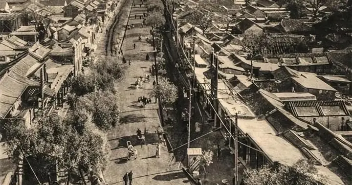 1953年北京一普通妇女临终前对丈夫坦白，说自己曾经是大清的皇妃