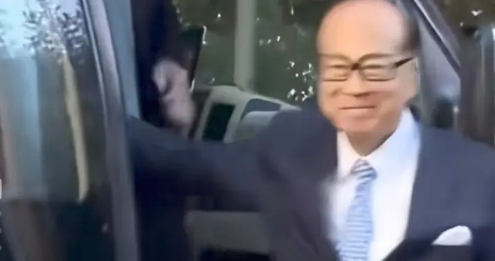李嘉诚又卖了，这次是455亿港元，英国最大的电信运营商！