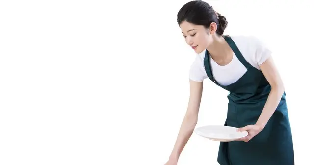 我是一个住家保姆，今年46岁，由于耐不住寂寞，每晚上会去走夜路